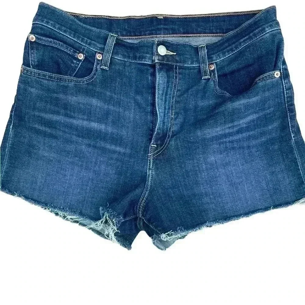 Levi women’s classic blue denim jean shorts sz 31 stretch in excellent used cond